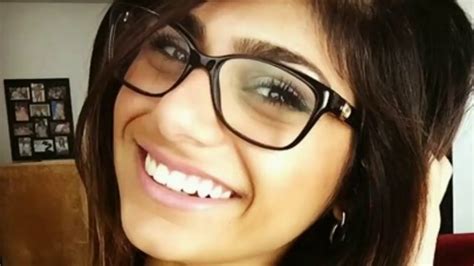 mia khalifa ke sexy|Mia Khalifa Live Vlog sexy nude without makeup